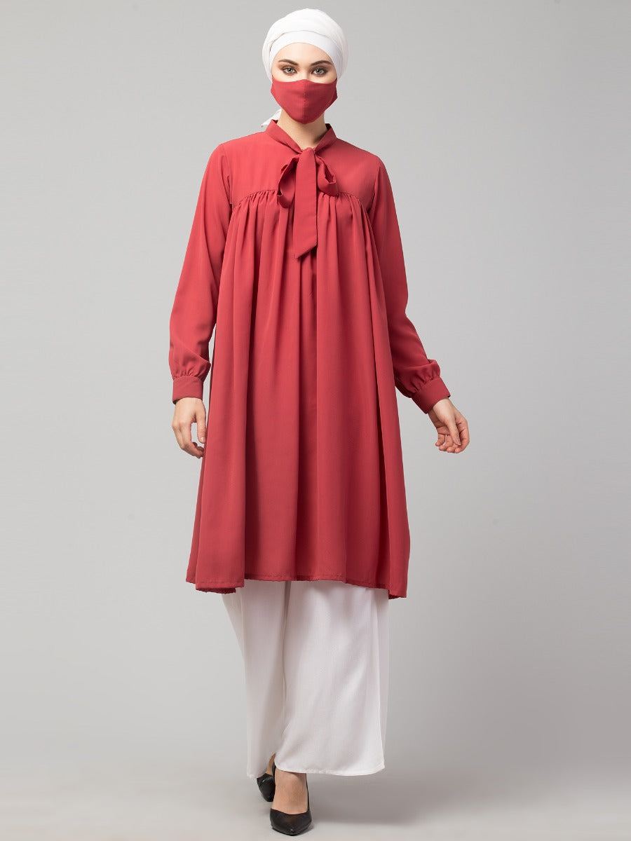Loose Tunic With White Trouser