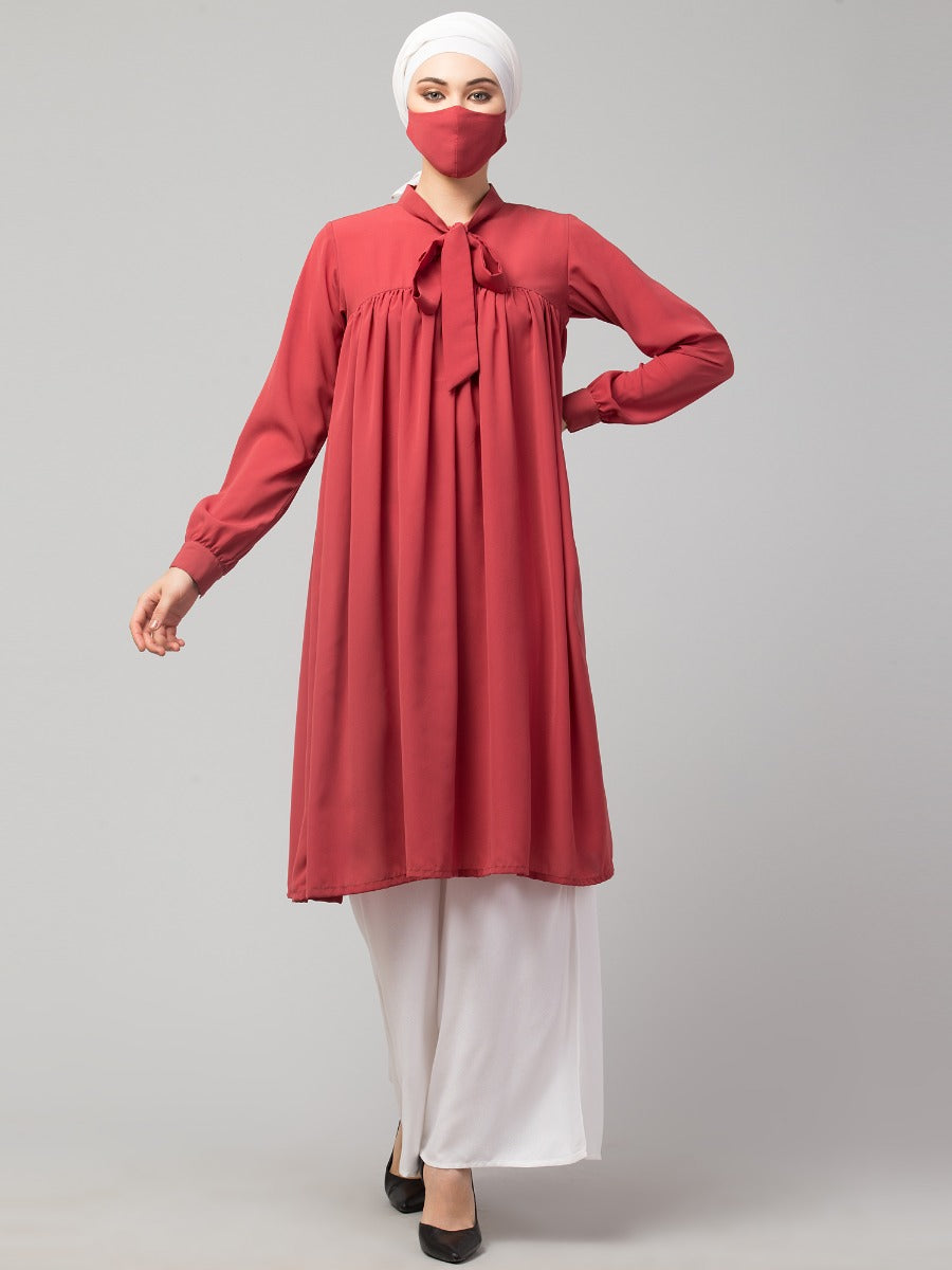 Loose Tunic With White Trouser