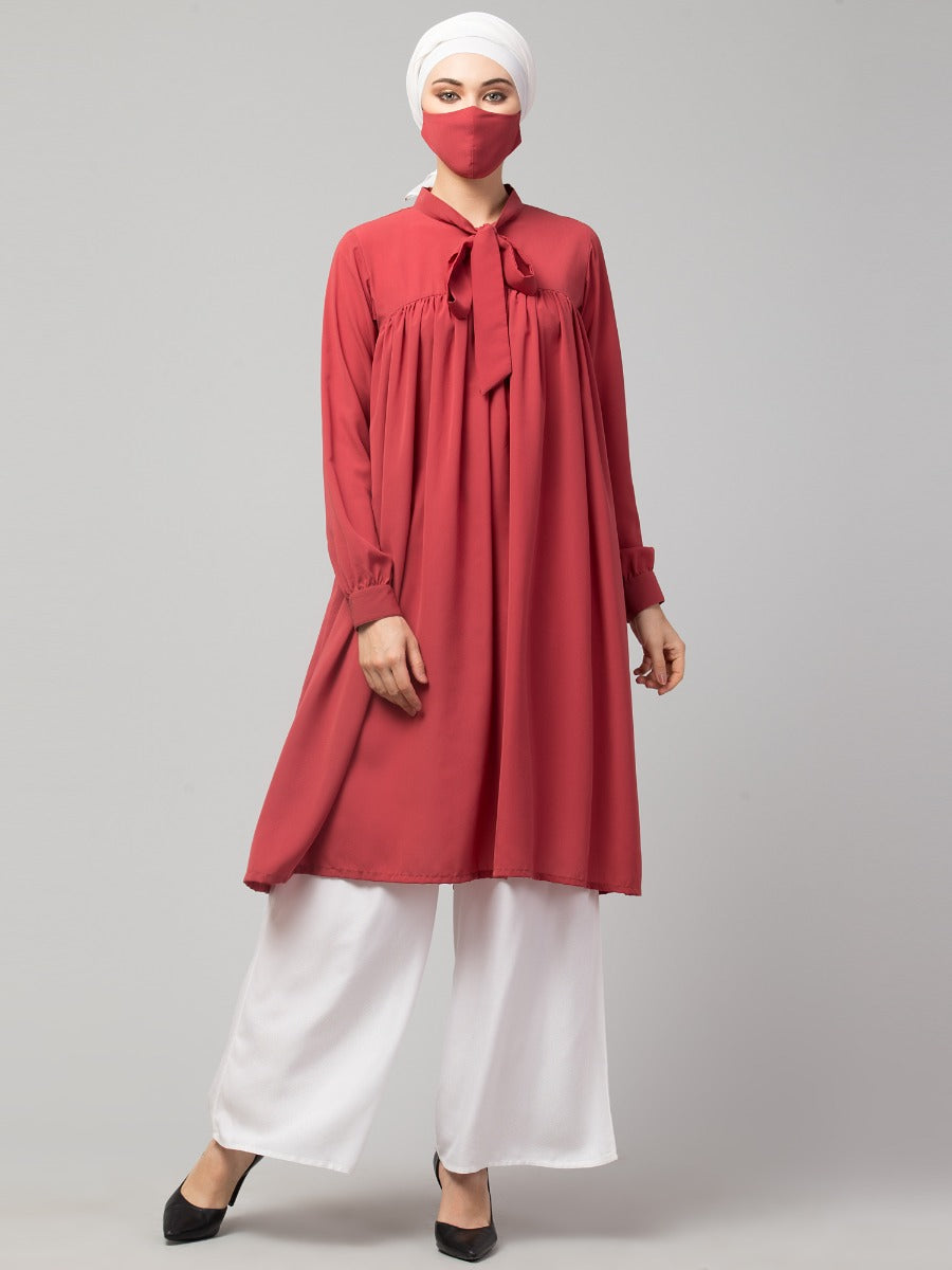 Loose Tunic With White Trouser