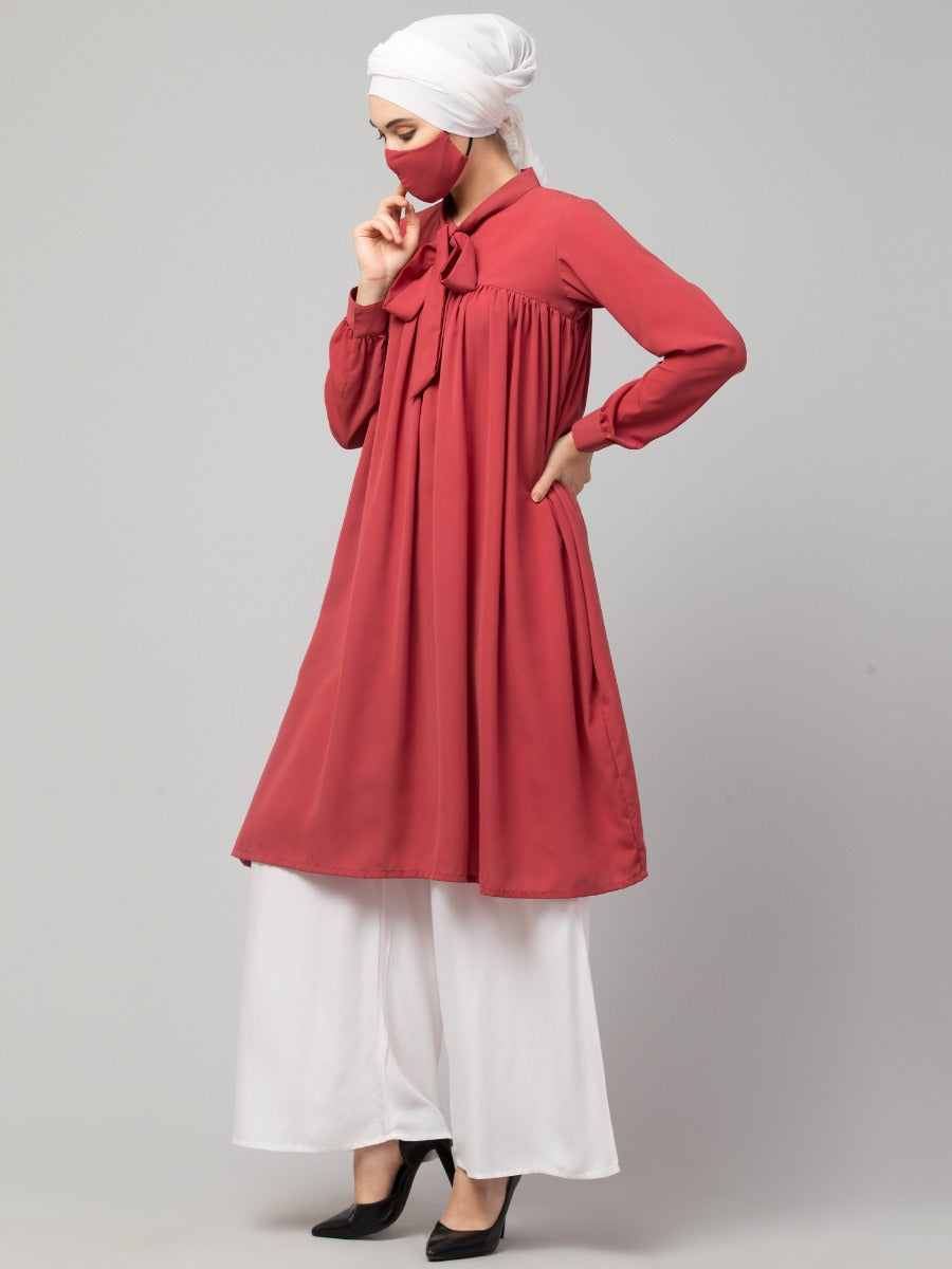 Loose Tunic With White Trouser