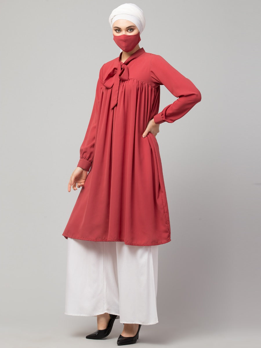 Loose Tunic With White Trouser