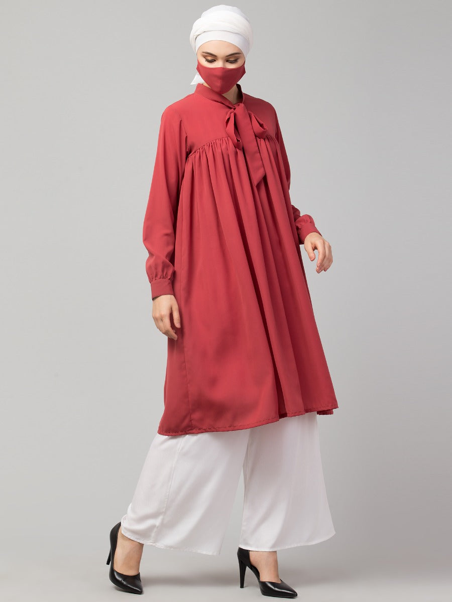Loose Tunic With White Trouser