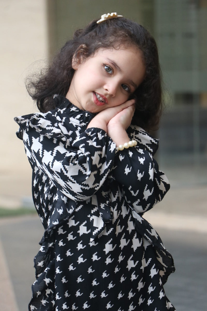 Stylish yet Elegant Frock for Baby Girl in Chiffon Fabric