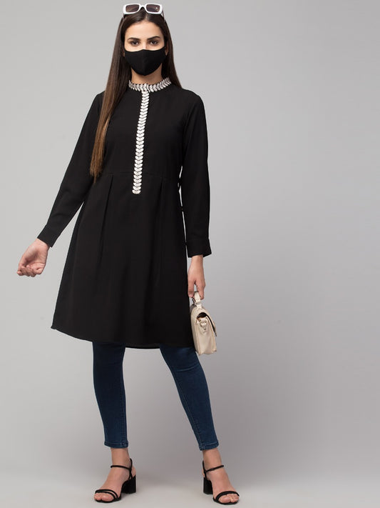 Short Length Tunic With White Lacework In Firdaus Fabric