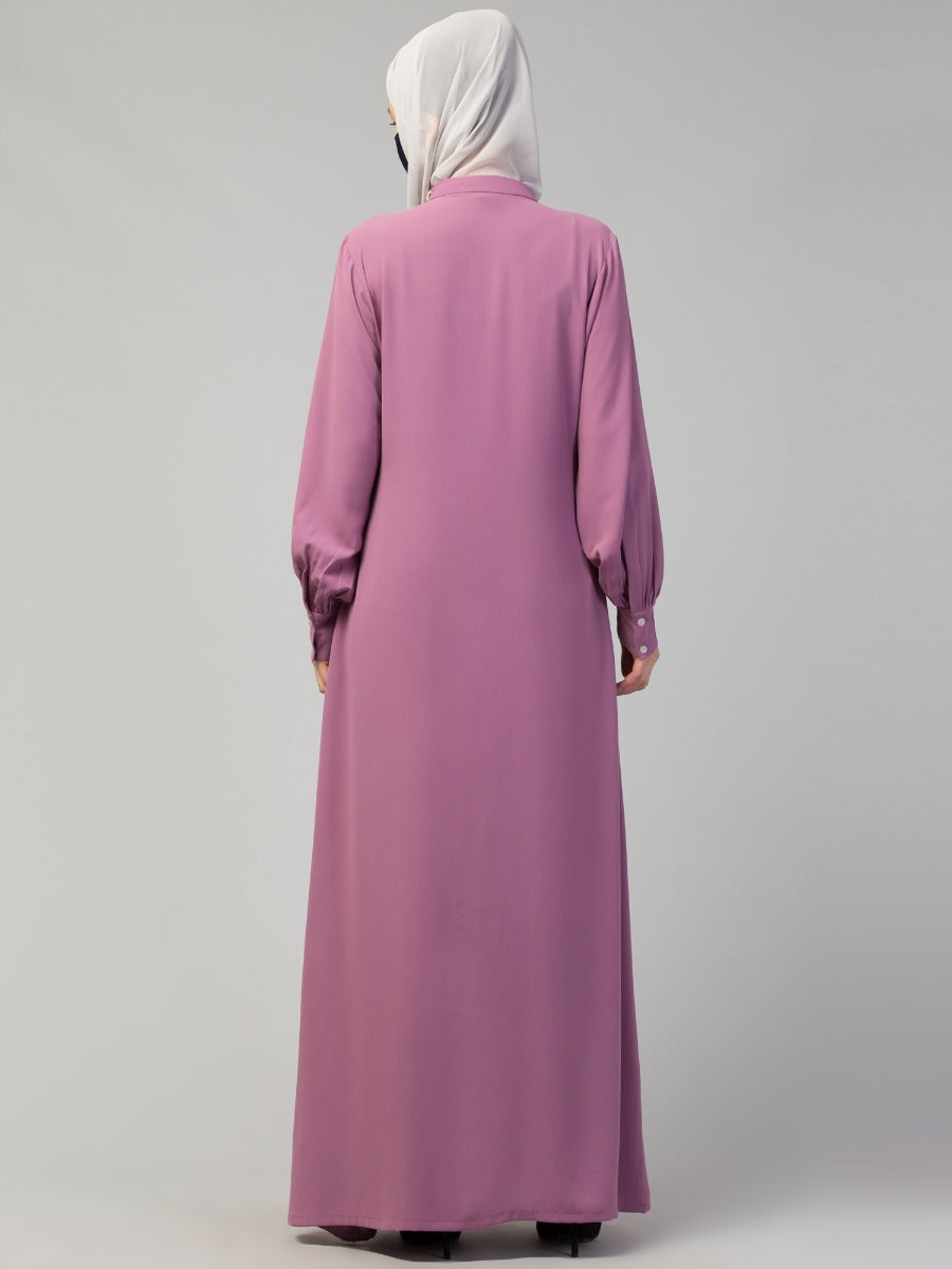 Abaya With Pleats and Side Opening In Stretchable Fabric